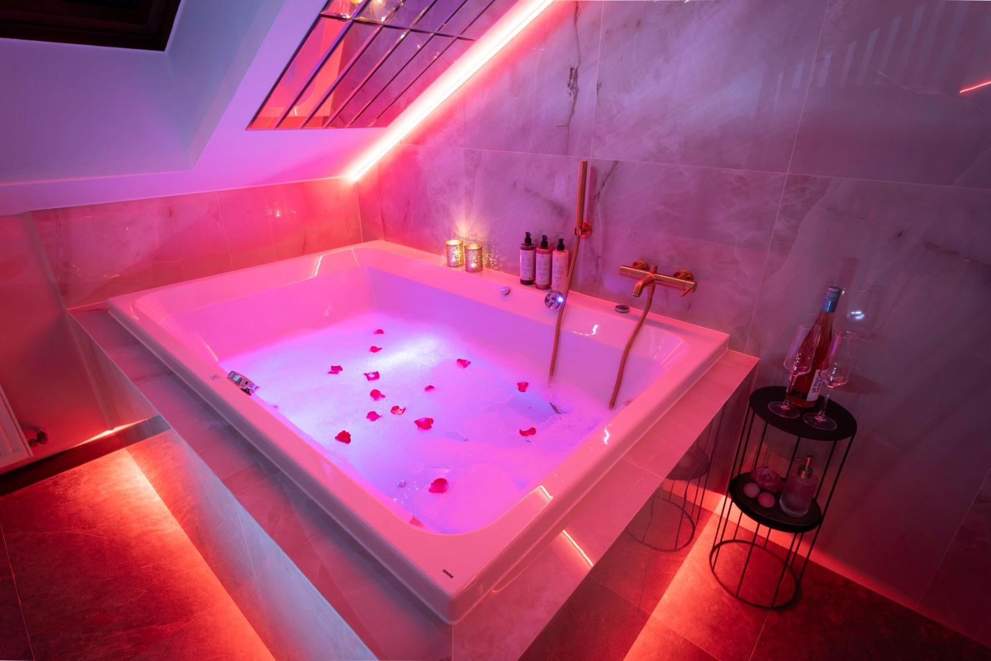 Exclusive Bdsm Apartment Krakow - Adults Only Eksteriør bilde